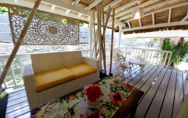 Tahiti - Fare Vainato Beach