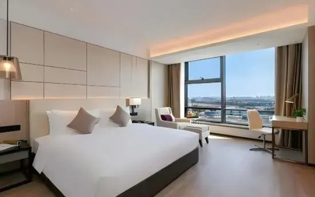 Encounter Movie Hotel (Xinxiang East High-speed Railway Station)