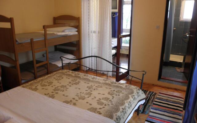 Sandy beach - afordable with parking - A1-10(4)