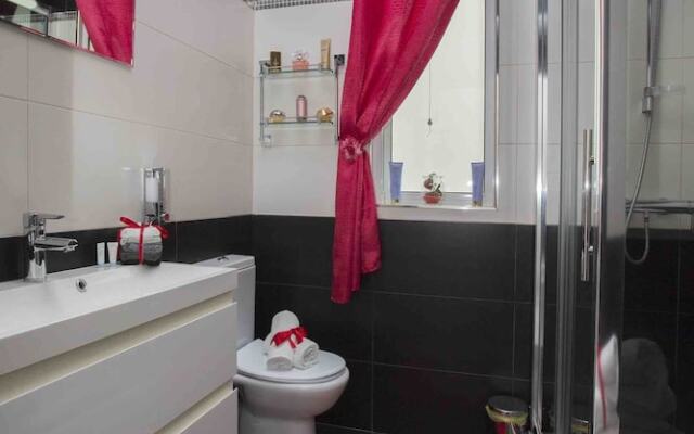 Sea View 2 Bed Apartment Close to Beach Hpi6768