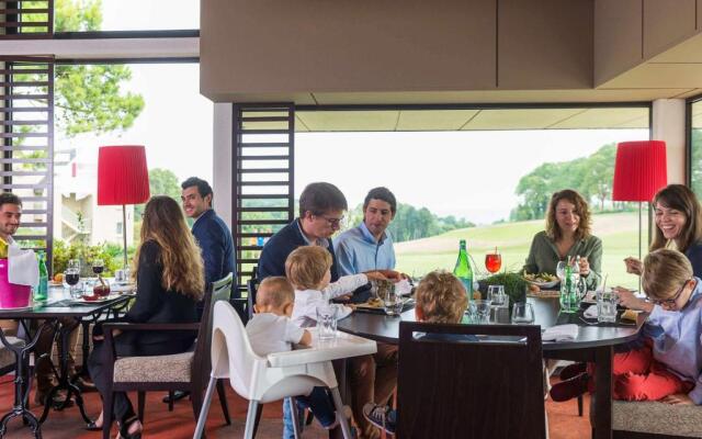 Mercure Omaha Beach Hotel