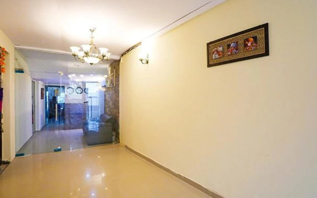 Fabhotel Lazeeno