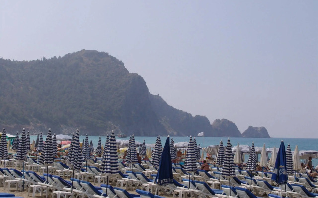 Elysee Beach Hotel