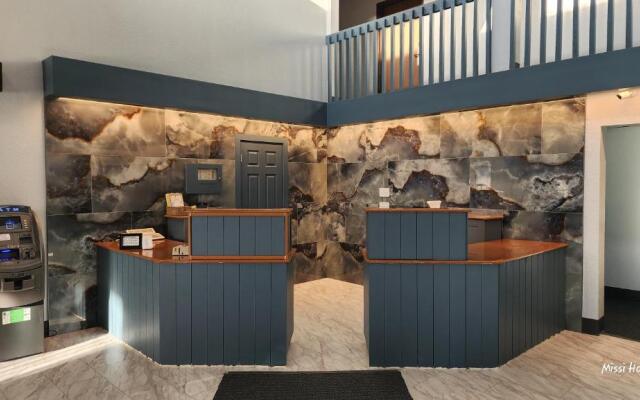 The Oasis Hotel & Bar