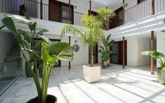 Casa Pizarro, by Homing U