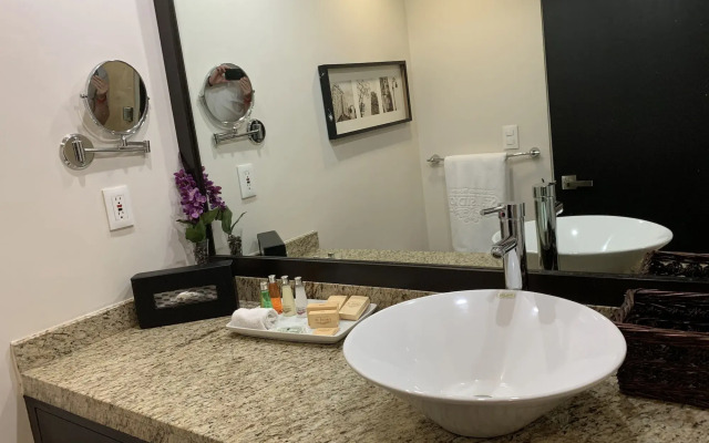 St Isidro Suites Corporate Housing SPA & Wellness Center