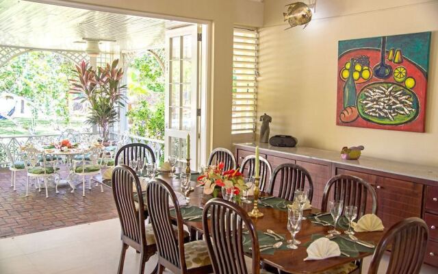 Seagrapes 5br by Jamaican Treasures