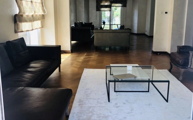 Impeccable 5 Beds Villa in Dubai