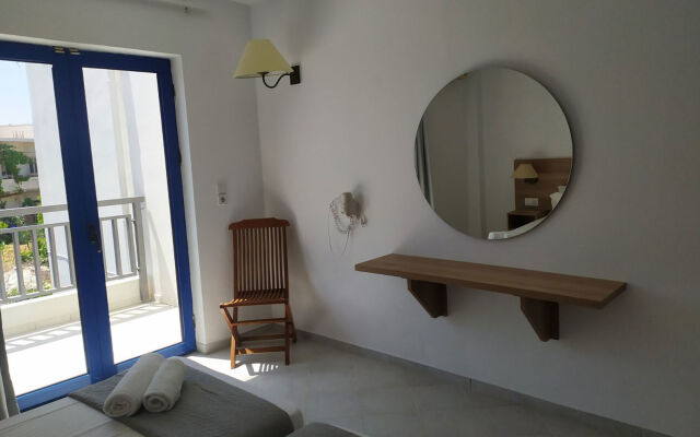 Yria Beach Hotel