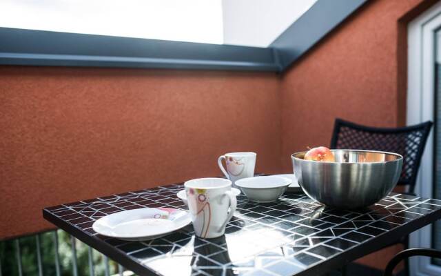 No5 Sea View Attic Studio