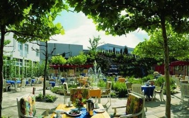 La Strada Hotel