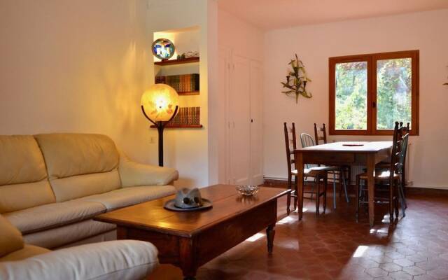 Pretty Holiday Home in Tourtour France Near Lake St. Croix