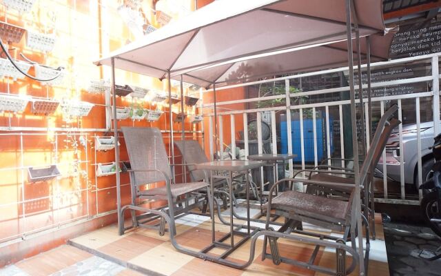OYO 93003 B32 Homestay