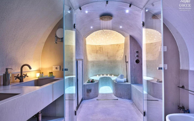 Villa Degli Dei - Private Waterfront Villa