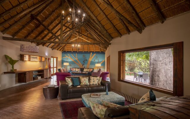Royal Tree Lodge