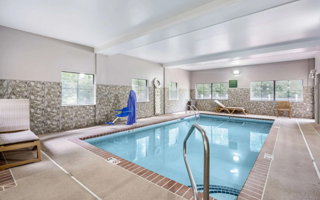 Country Inn & Suites by Radisson, Pickerington, OH