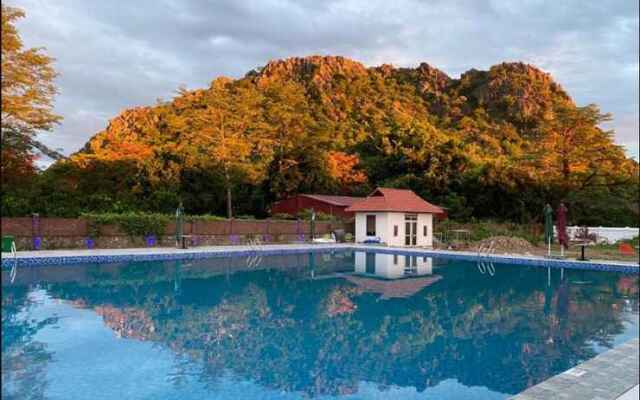 Van Xuan Royal Hotel