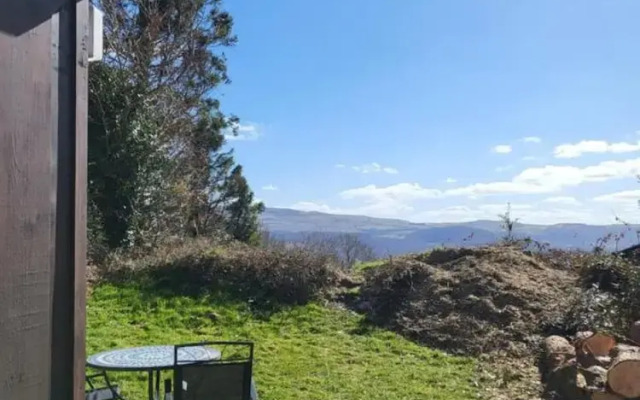 Mountainside Lodge in Aberdovey - Near Beach