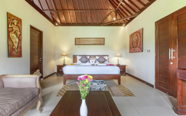 Solo Villas and Retreat