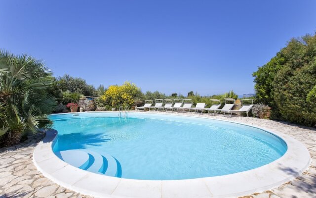 Clicksardegna - Villa Malaya for 18 People With 2 Independent Swimming Pool