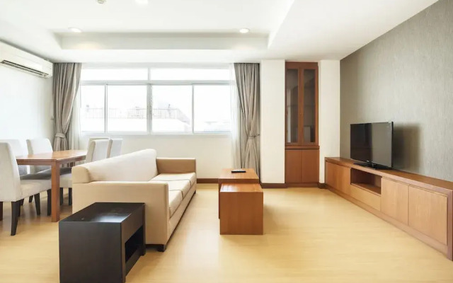 The Lavish Residence by Favstay