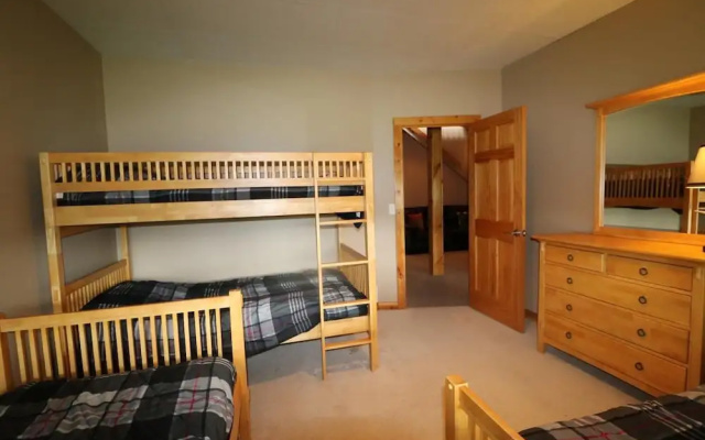Northwood Views 4 Bedroom Chalet by Redawning