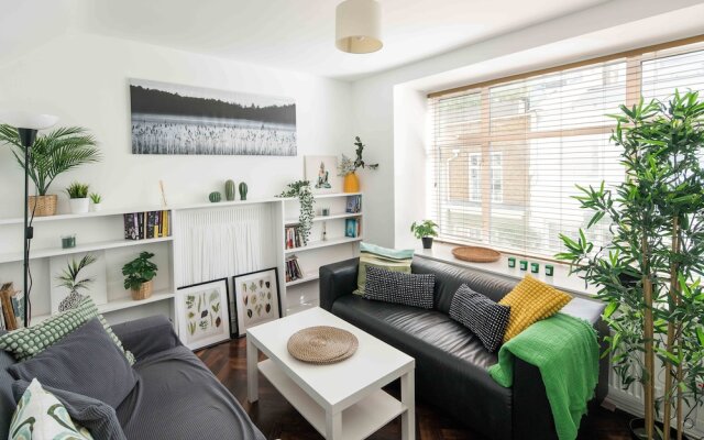 Quirky & Cosy 2BD Mews Flat in Paddington