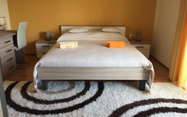 Apartments & Rooms Marina