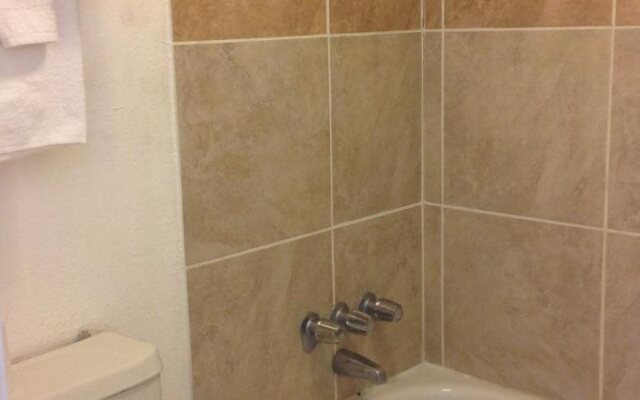 Houston Inn and Suites