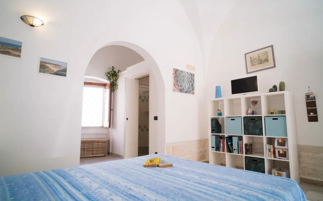 La bottega Ostuni by Typney