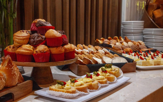 Plaza Camelinas Hotel