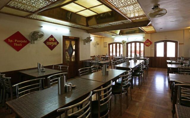 OYO 8647 Hotel Shanti