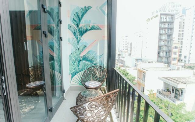 Royal Lion Hotel and Apartment