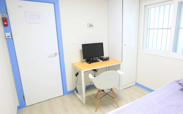 Hongdae Leo Guesthouse