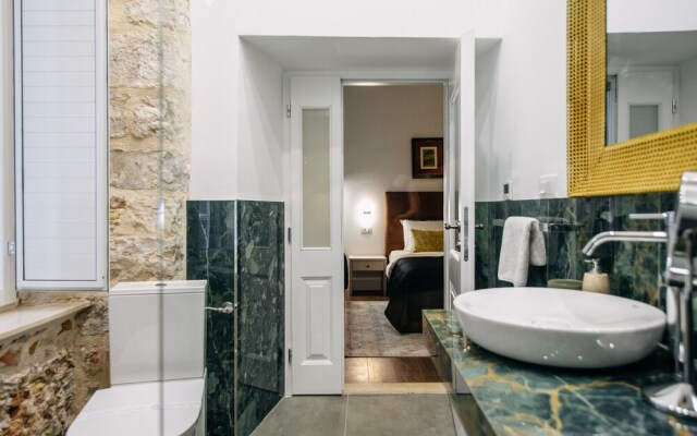 Central W Apartment and Rooms by DuHomes
