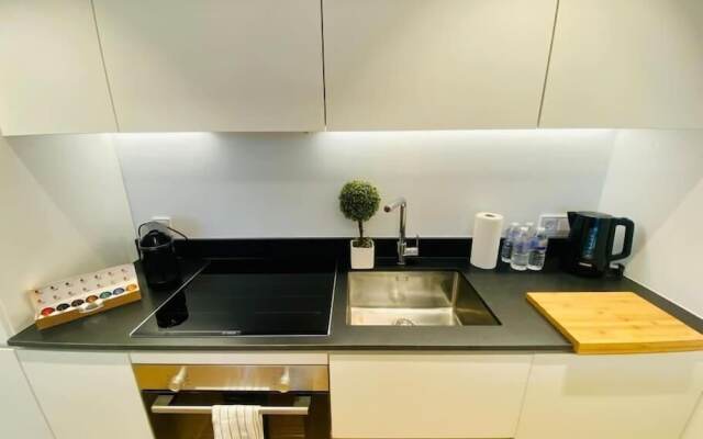 Luxury Brand New Flat w. Terrace&Parking