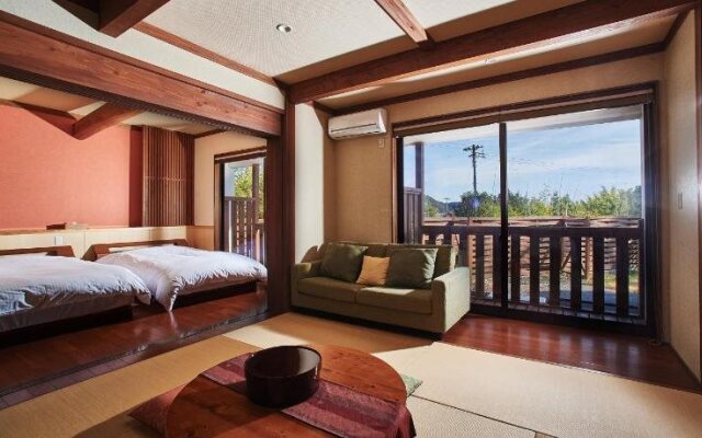 Ryokan pebble Takashima