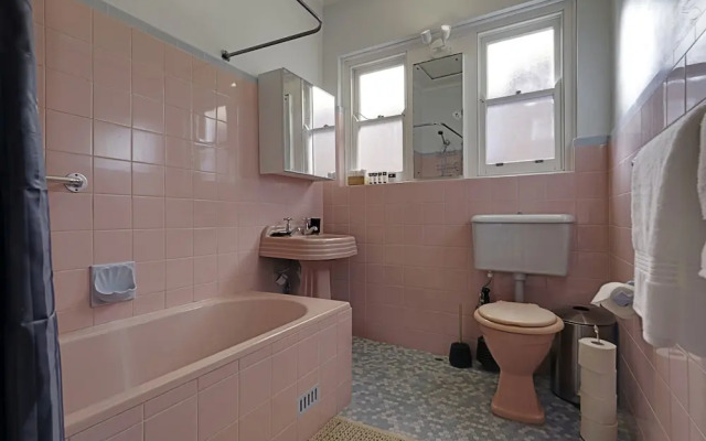 4 BR Apartment Short Walk to Bondi Beach