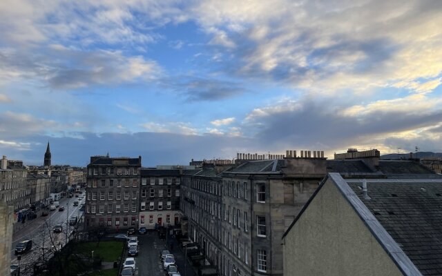 Lovely 1 Bed Apartment In Edinburgh