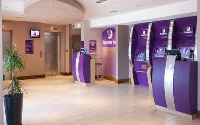 Premier Inn Bristol Cribbs Causeway M5,J17