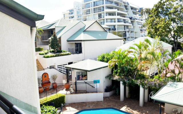 Spring Hill Mews Apartments