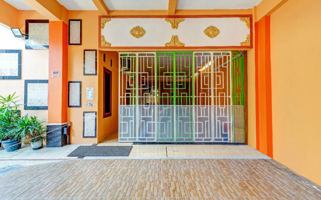 OYO 90768 Endrayanti Inn Syariah