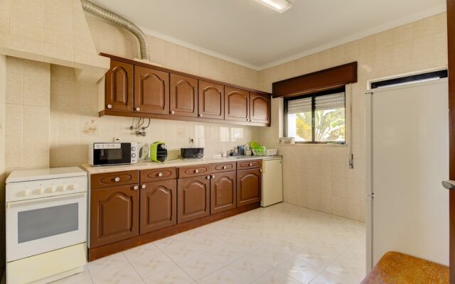 Apartment - 1 Bedroom with WiFi and Sea views - 107979