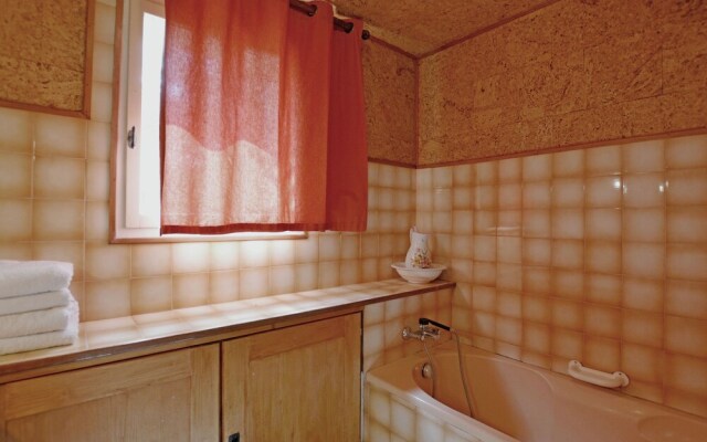 Cosy Villa in Flaux with Swimming Pool