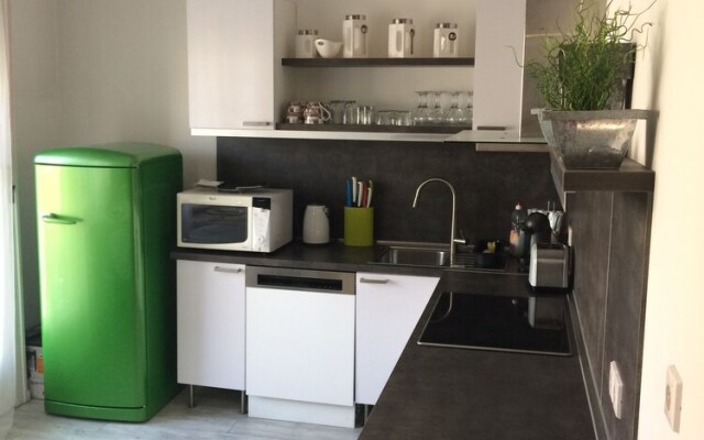 Lemon Apartment