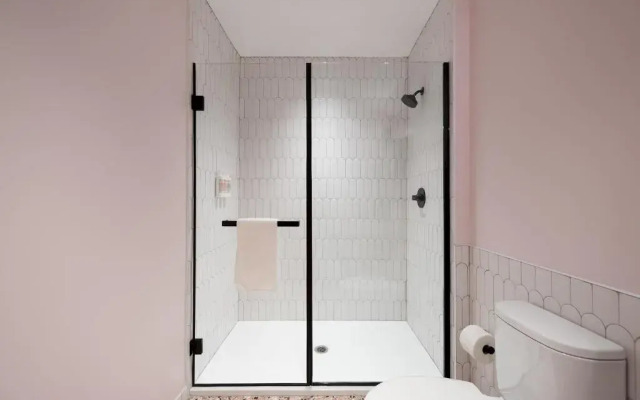 The Neighborhood Hotel-Little Italy