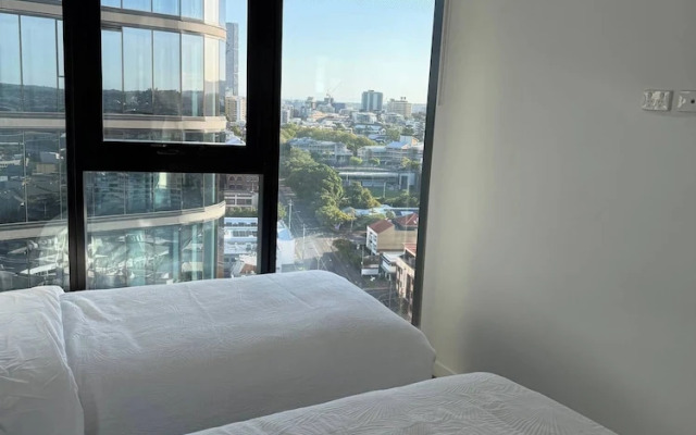 Top Floor Luxury Apartment Rooftop Pool CBD