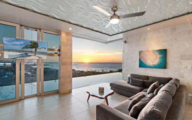 Luxury Villa: Hot Tub: Ocean Views: Fully Staffed