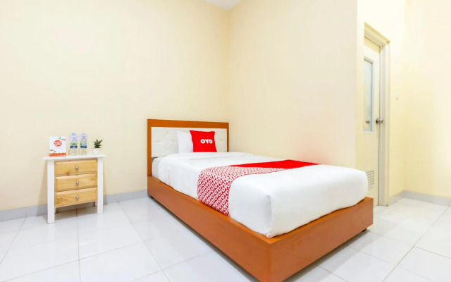 OYO 2008 Sellinas Family Residence Syariah