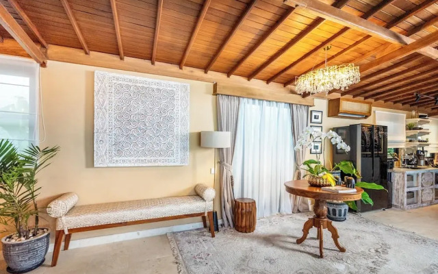 Luxurious Arakana Villa with Pool